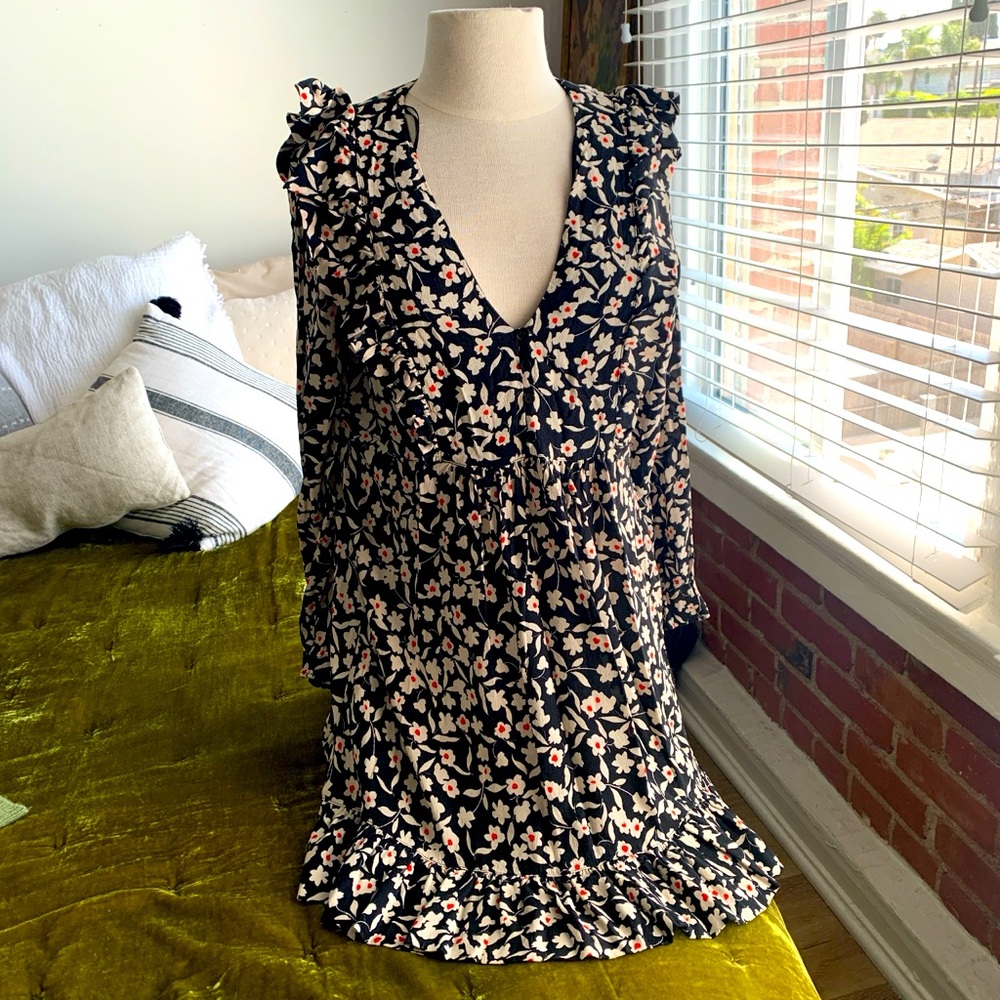 Zara babydoll dress in excellent condition 🍒